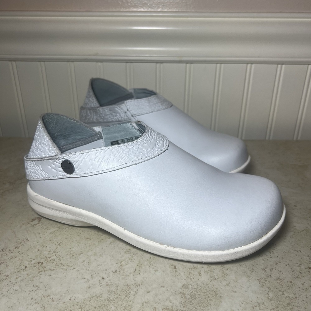 Yoursole‎ SOLE Cork Comfort Shoes Women's Size 6 White Non Marking Nurse Clogs